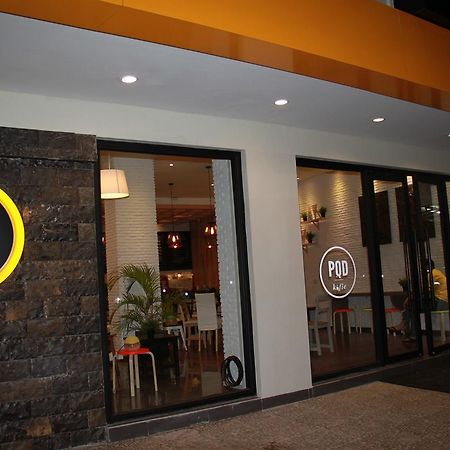Pod House Makassar Hostel Buitenkant foto